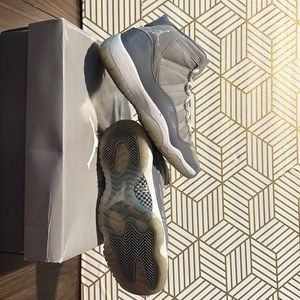 Worn only twice, Size 7Y, price to sell.